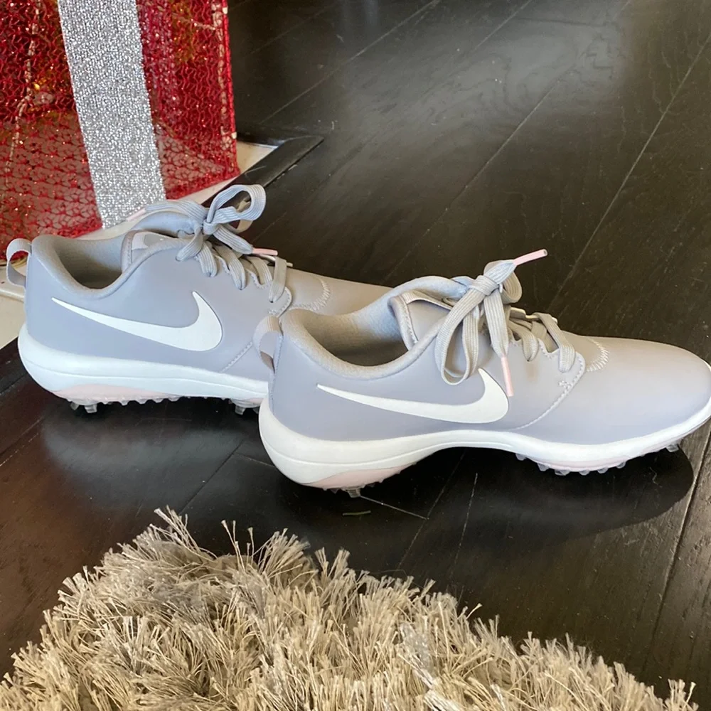 Nike Women's Light Gray and White Athletic Golf Shoes